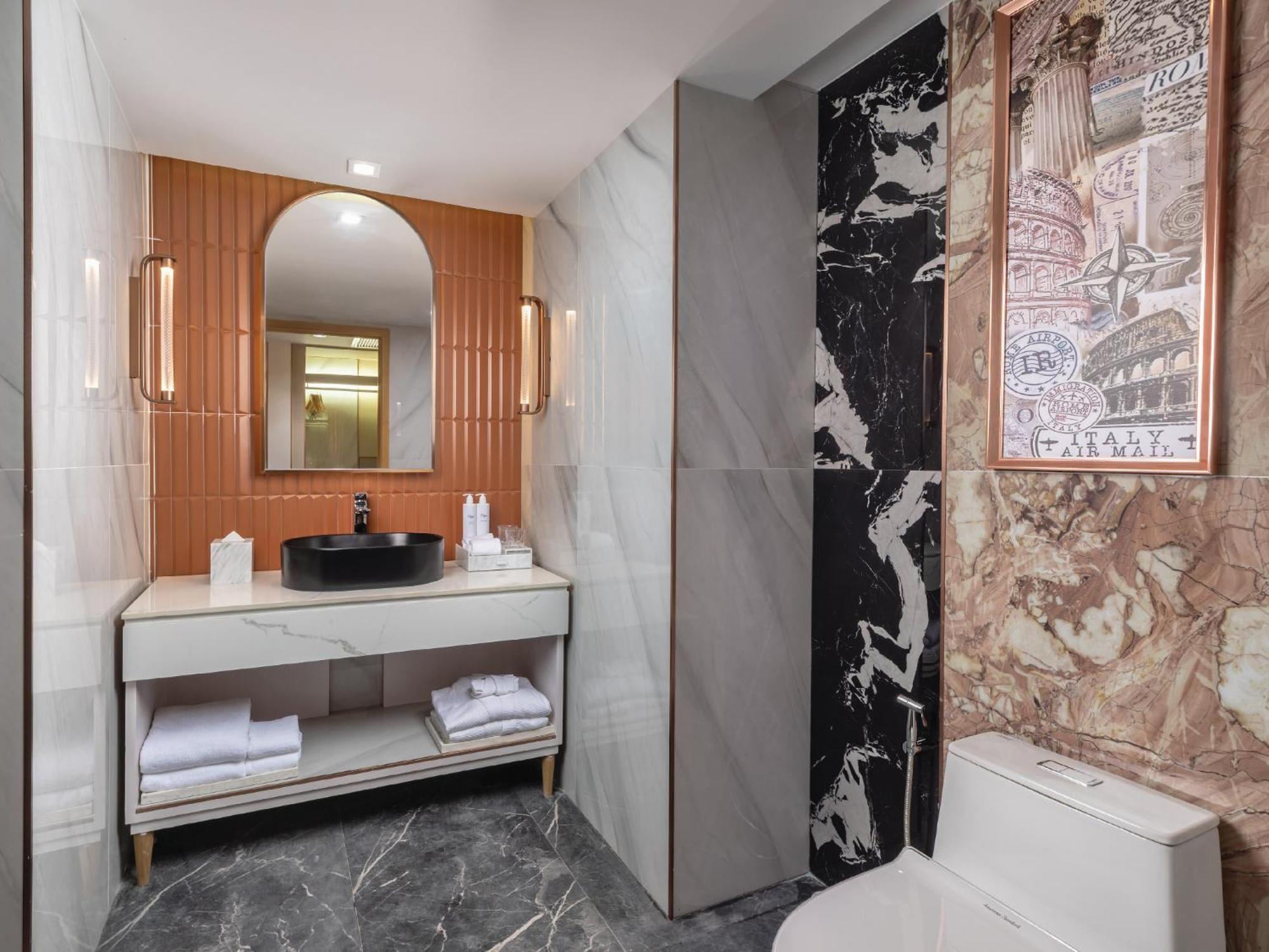 Grand President Hotel 4*