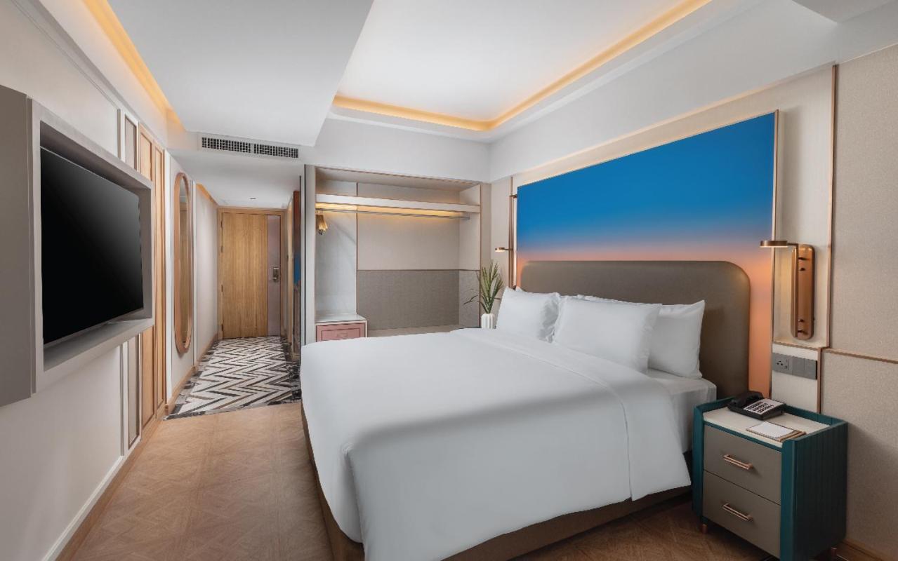 Grand President Hotel 4*